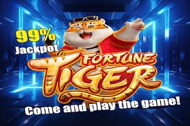 Tim esports League of Legends bermain di panggung dengan penonton dan peralatan profesional